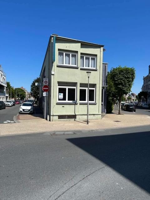 Hote De La Plage Dunkirk Bagian luar foto